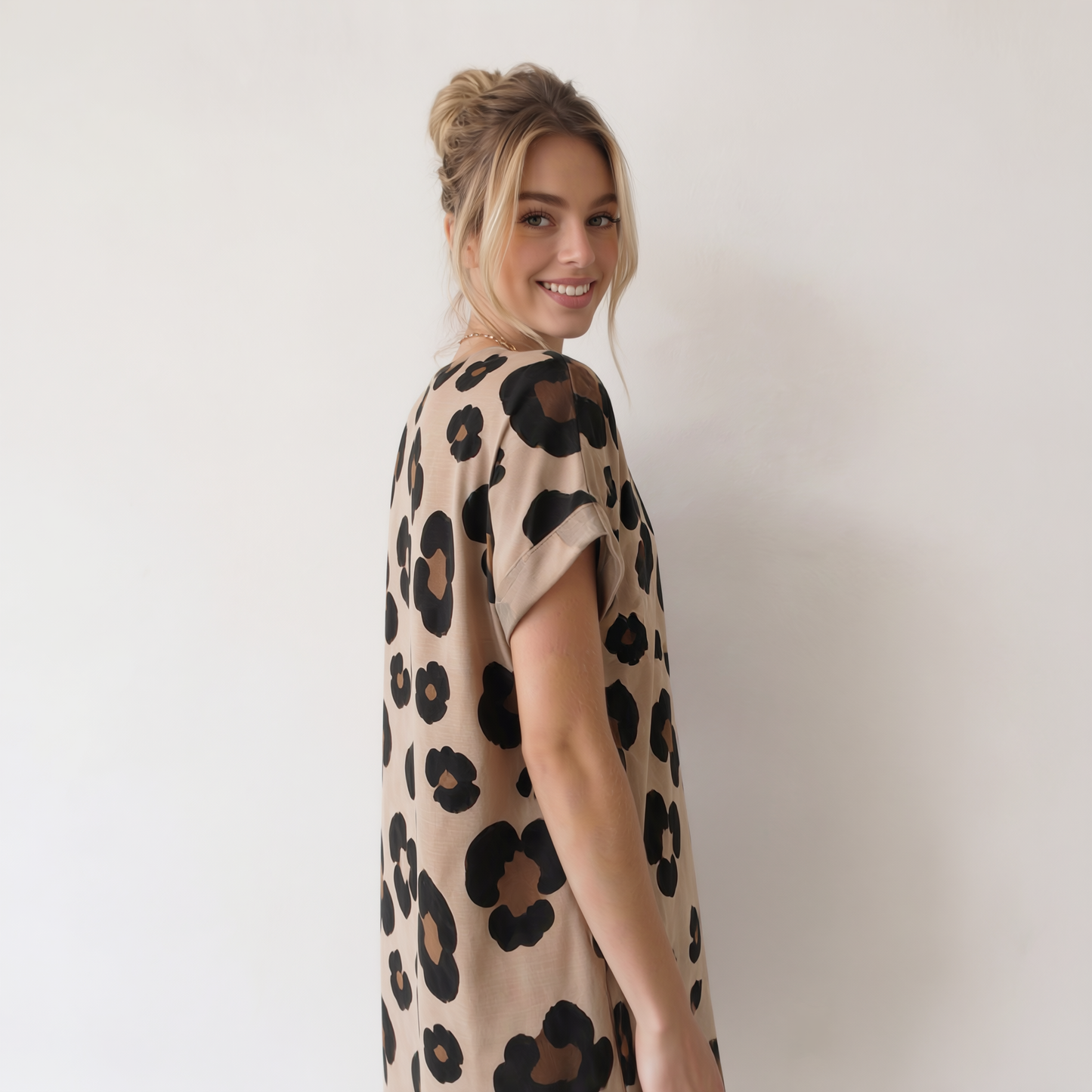 Leona | Elegantes Kleid mit Leopardenmuster