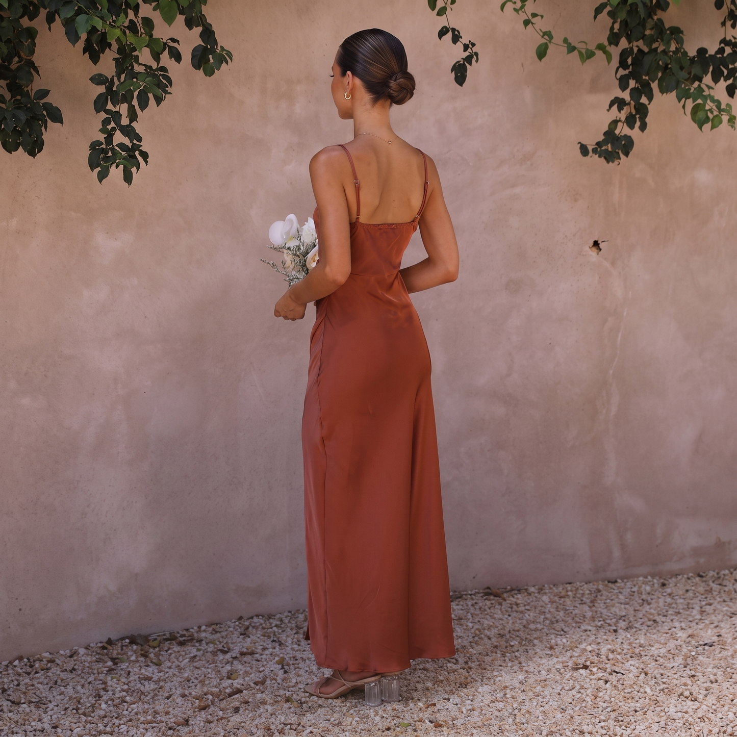 Selin | Einfarbiges Kleid mit Beinschlitz