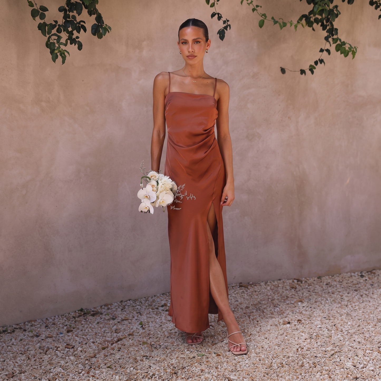 Selin | Einfarbiges Kleid mit Beinschlitz